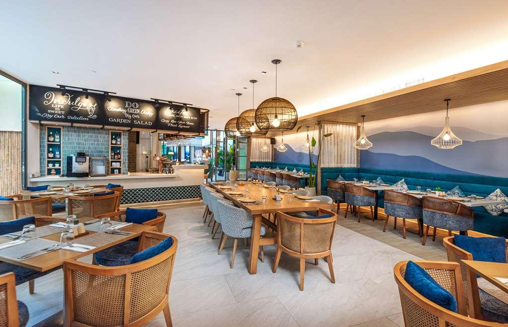 Hilton Garden Inn Phuket Bang Tao Restoran gambar