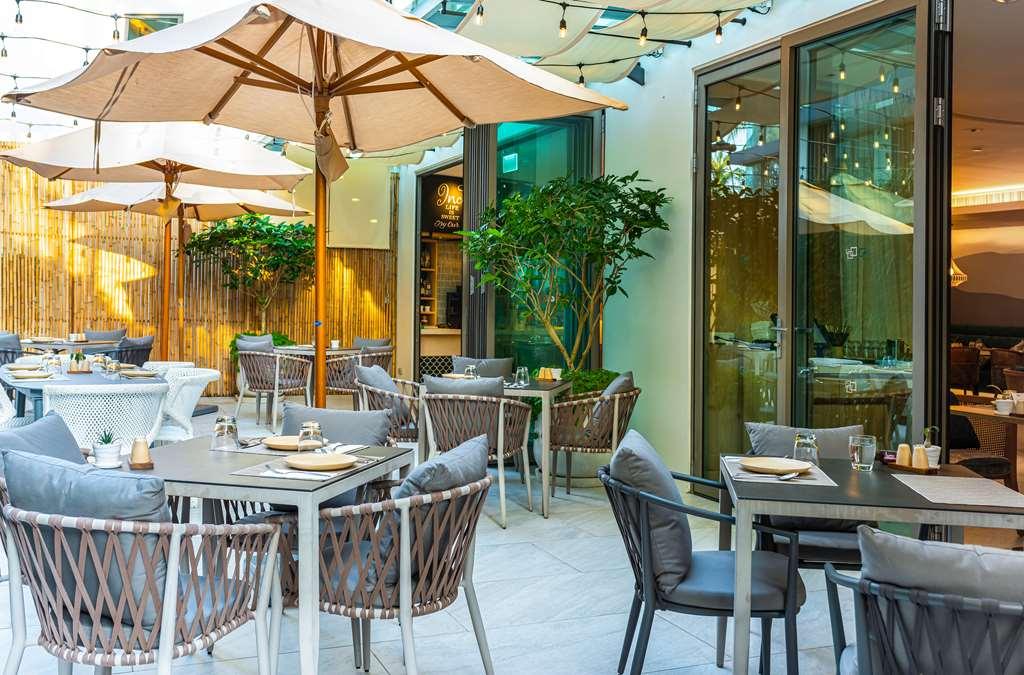 Hilton Garden Inn Phuket Bang Tao Restoran gambar